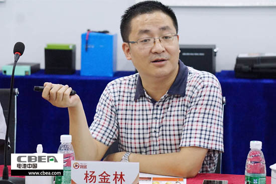 1467773073553022339.jpg 妙盛動力總經(jīng)理楊金林與調(diào)研組交流.jpg