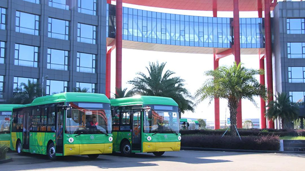 銀隆新能源微公交倍受喜愛 重慶表示:再來一批 銀隆新能源微公交倍受喜愛 重慶表示:再來一批