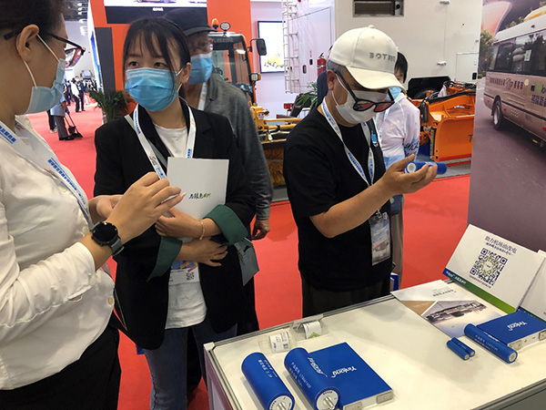 矩陣亮相民航展 銀隆“油改電”助跑綠色機場建設 矩陣亮相民航展 銀隆“油改電”助跑綠色機場建設