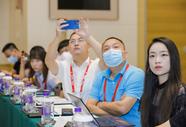 “中國電動(dòng)車鋰電安全聯(lián)盟”籌備成立閉門會(huì)在廣州召開 “中國電動(dòng)車鋰電安全聯(lián)盟”籌備成立閉門會(huì)在廣州召開