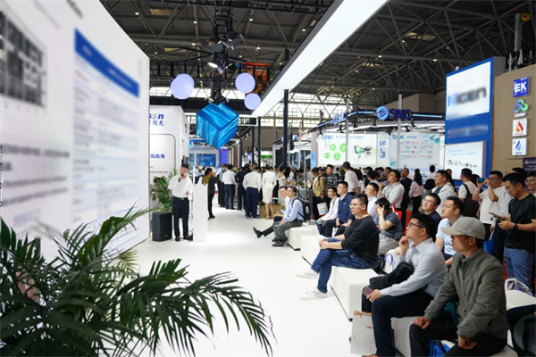 1714287850239002509.jpg 3.jpg