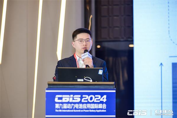 北京昇科能源科技有限責(zé)任公司副總經(jīng)理劉金海分享了《AI大模型 - 新一代新能源解決方案專家》