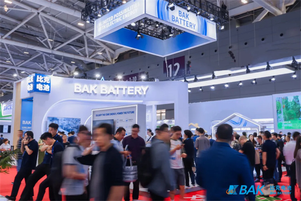比克電池亮相CIBF 2025,全品類布局構建發展“芯”引擎 比克電池亮相CIBF 2025,全品類布局構建發展“芯”引擎