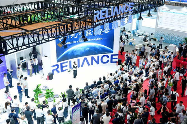 「極耳無(wú)界 能量登峰」發(fā)布會(huì)圓滿落幕:睿恩21700-6Ah電池全球首發(fā),攜手蔡司共繪質(zhì)量新篇章 「極耳無(wú)界 能量登峰」發(fā)布會(huì)圓滿落幕:睿恩21700-6Ah電池全球首發(fā),攜手蔡司共繪質(zhì)量新篇章