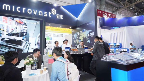 亮劍BICES 2025——微宏快充助力工程機械裝備綠色升級 亮劍BICES 2025——微宏快充助力工程機械裝備綠色升級