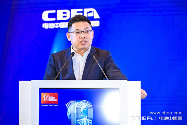 蜂巢能源楊紅新主旨發言：固態電池規模化量產路徑前瞻